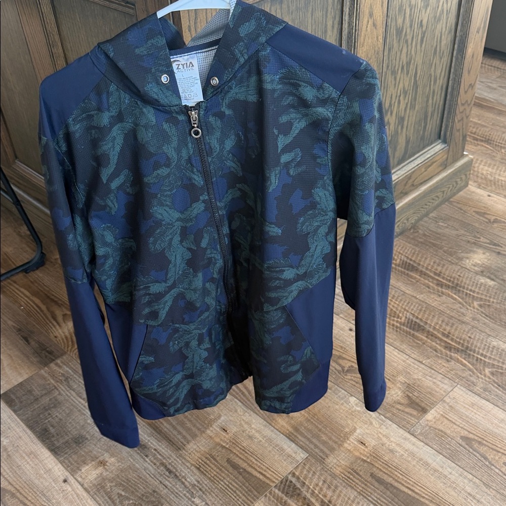 Zyia Blue and Green Camouflage Zip Up Windbreaker